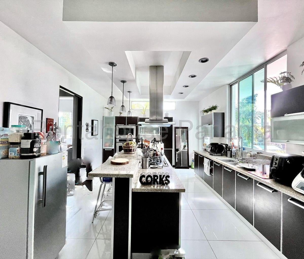Casa con 6 Recámaras y 640 m² en Venta en Altos de Golf — imagen 1 de 5