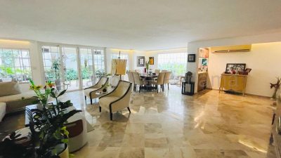Casa de 301 m² con 3 Habitaciones en Venta en Altos de Golf