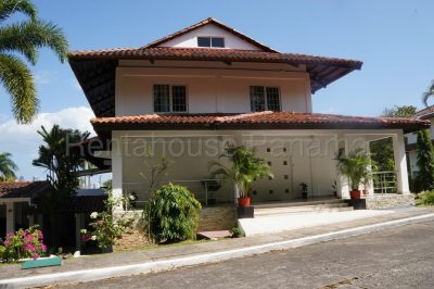Espectacular casa ubicada en Albrook