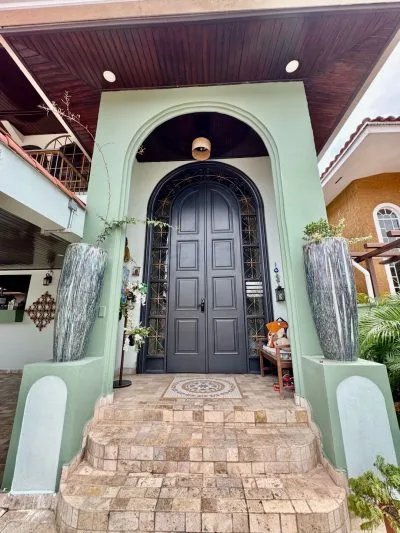 VENTA CASA BRISAS DEL GOLF CON PISCINA (EC) — imagen 7 de 10