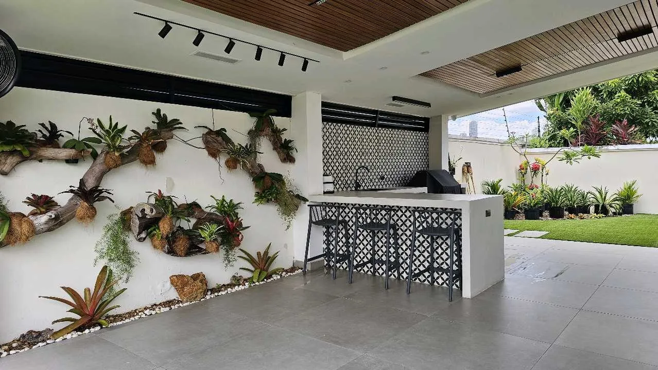 VENTA CASA MODERNA EN COSTA SUR (CP) — imagen 1 de 10