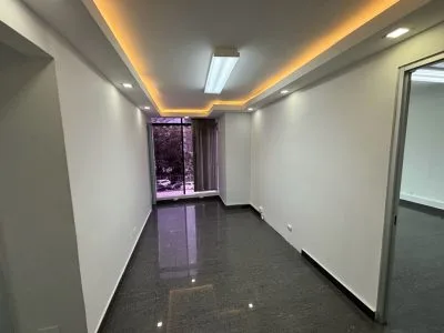 ALQUILER OFICINA CALLE 50 3 ESPACIOS (DV) — imagen 7 de 9