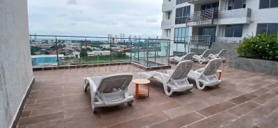 Excelente apartamento con vista panorámica al mar