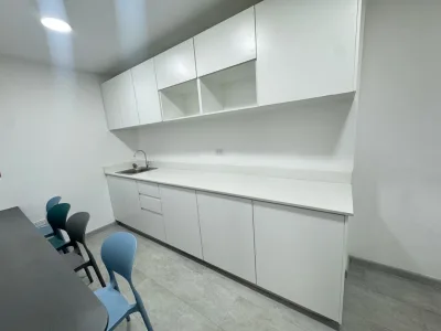 ALQUILER OFICINA AMOBLADA CALLE 50 (DV) — imagen 4 de 10