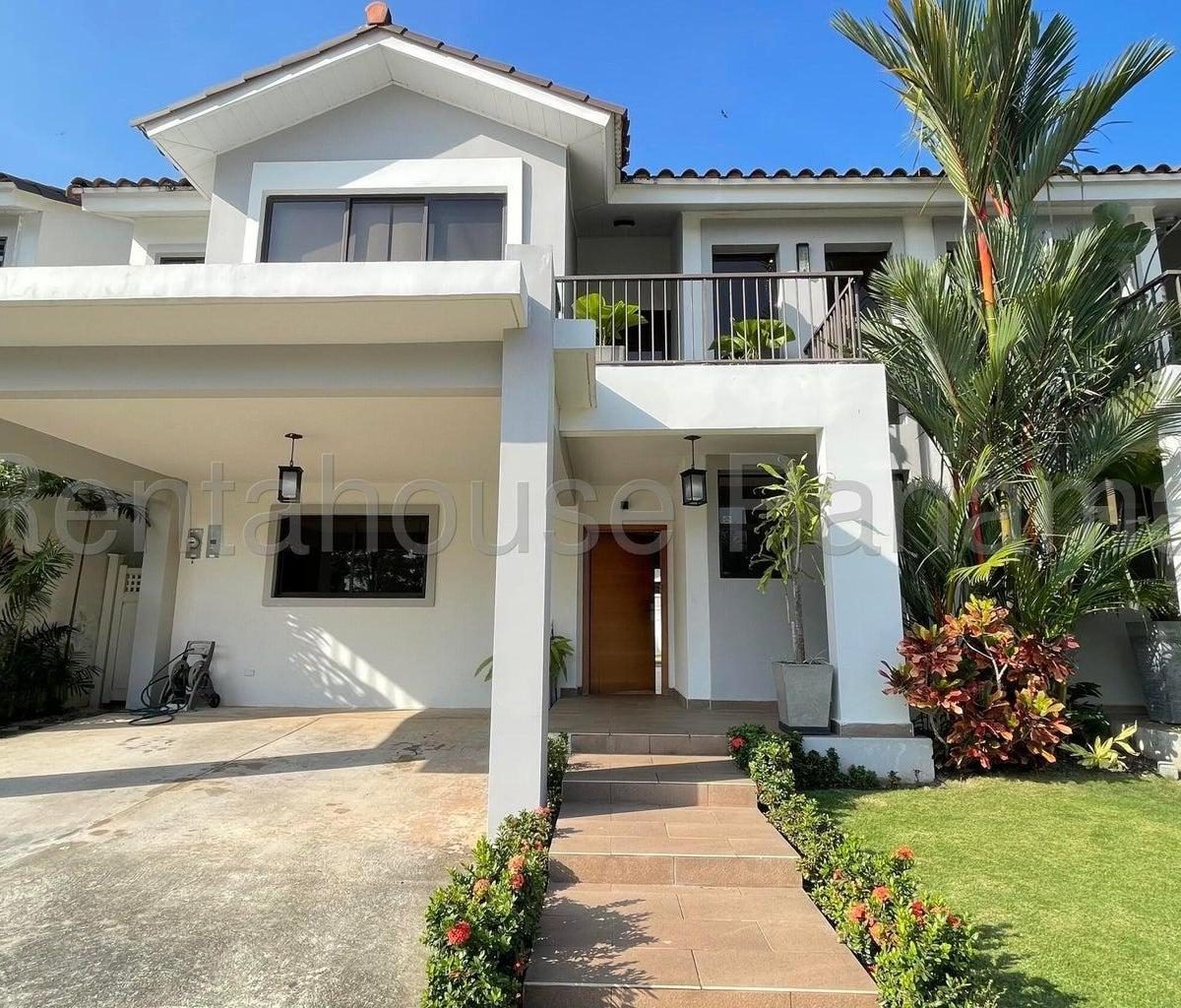 Venta de Casa en Sierra Nevada, Brisas del Golf