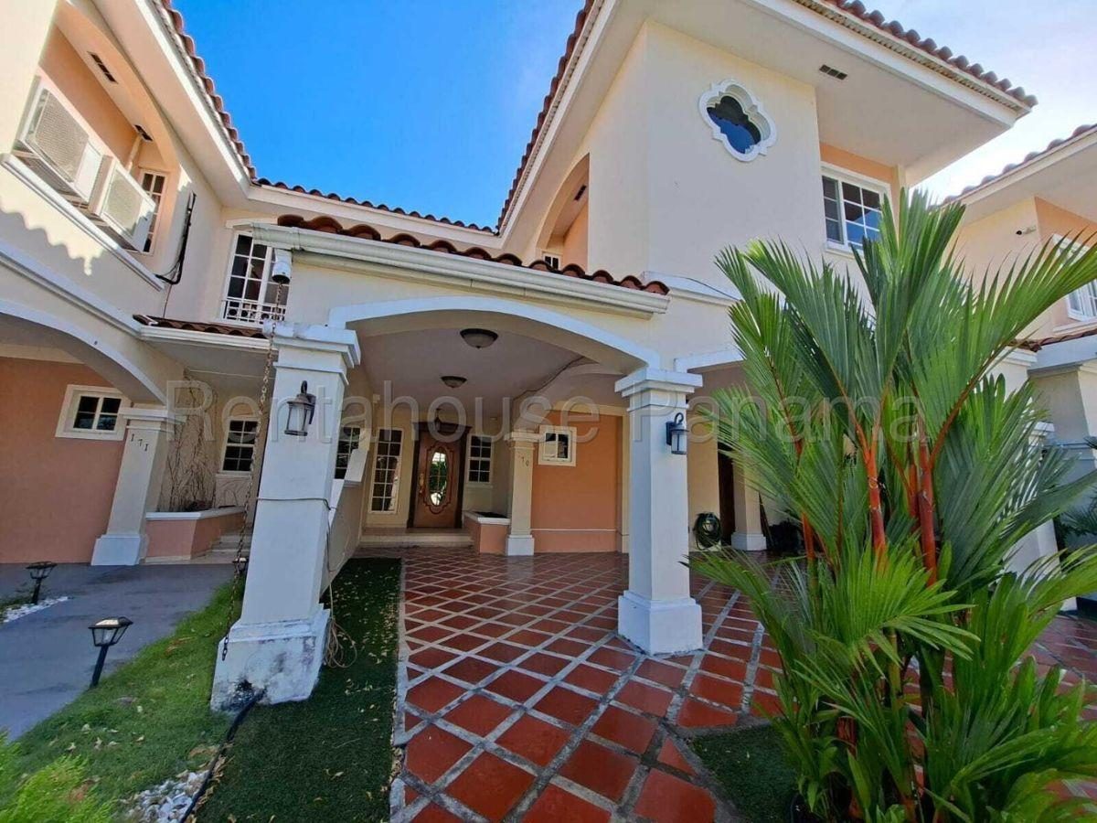 Vendo Casa de 276 m² en Villa Valencia, Costa Sur 26 - 7410gg